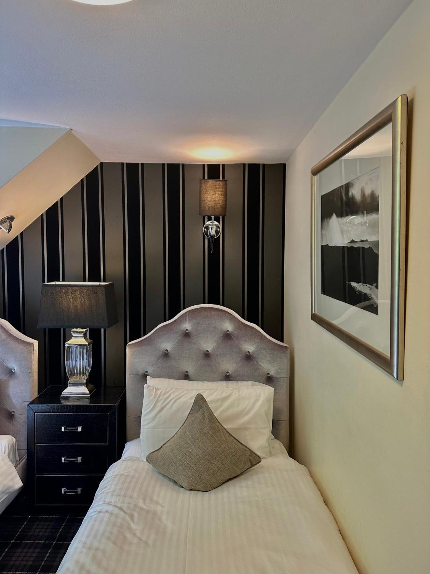 The Tobermory Hotel ภายนอก รูปภาพ