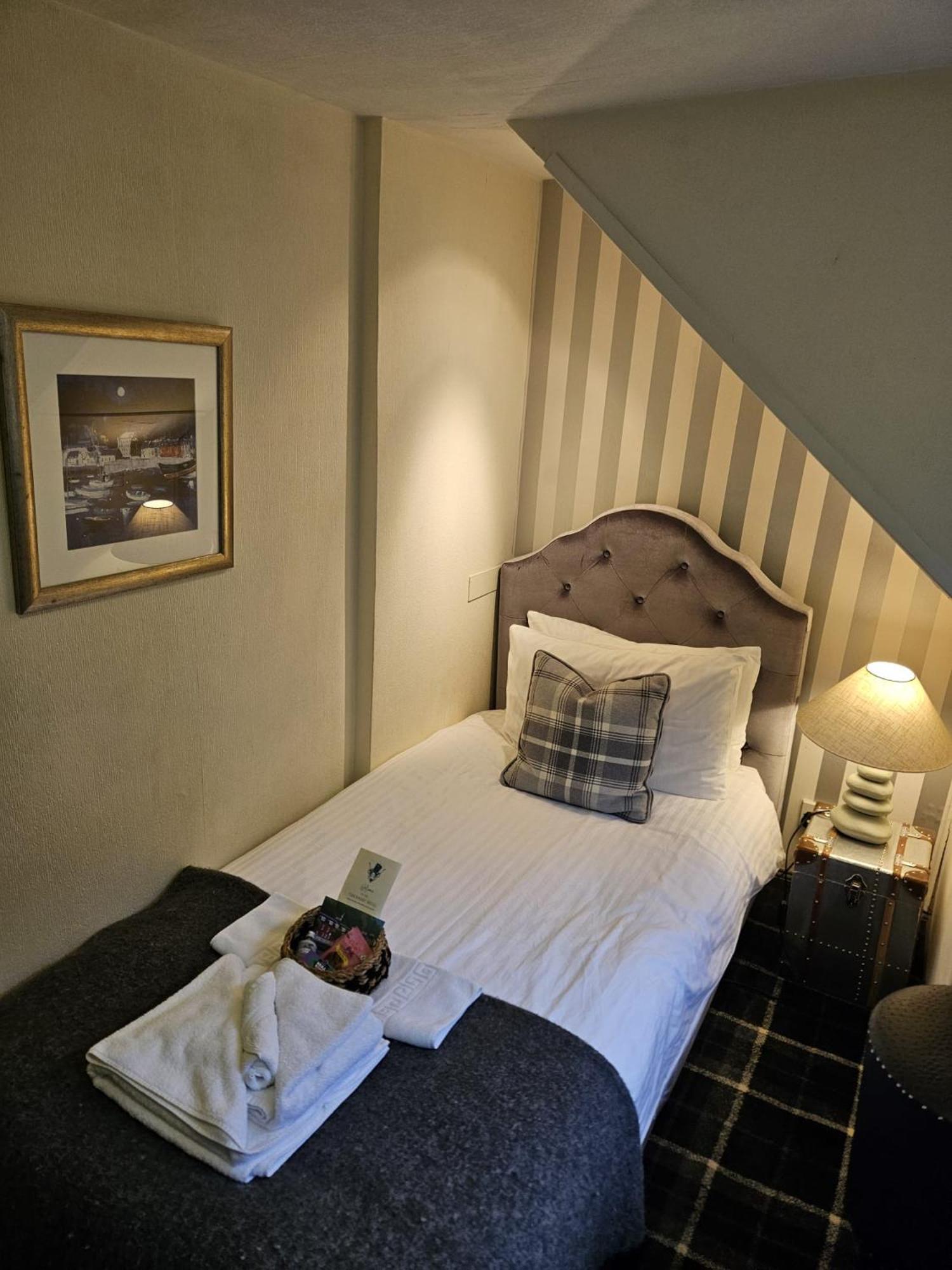The Tobermory Hotel ภายนอก รูปภาพ